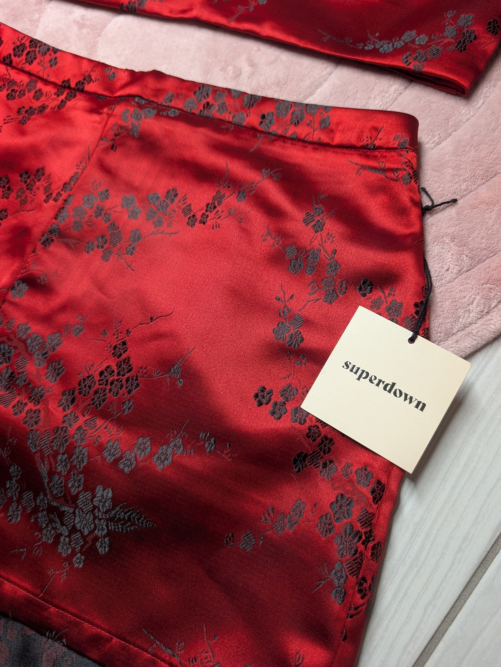 Red Floral Satin Size M New With Tags
